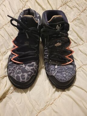 Nike Kyrie Hybrid S2 What The Sneakers